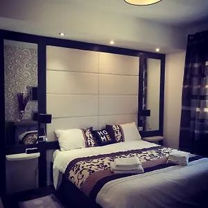 Bed & Breakfast Voyage Prive Deluxe, La Spezia